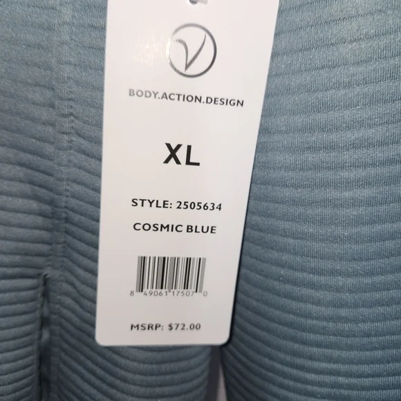 NWT Women Blue lightweight spandex jacket. - Picture 4 of 4